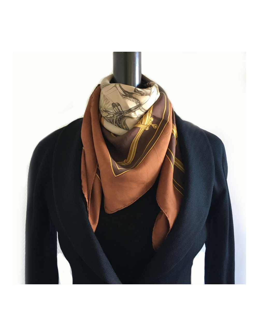 Square HERMES "Carrick to pump" Brown silk