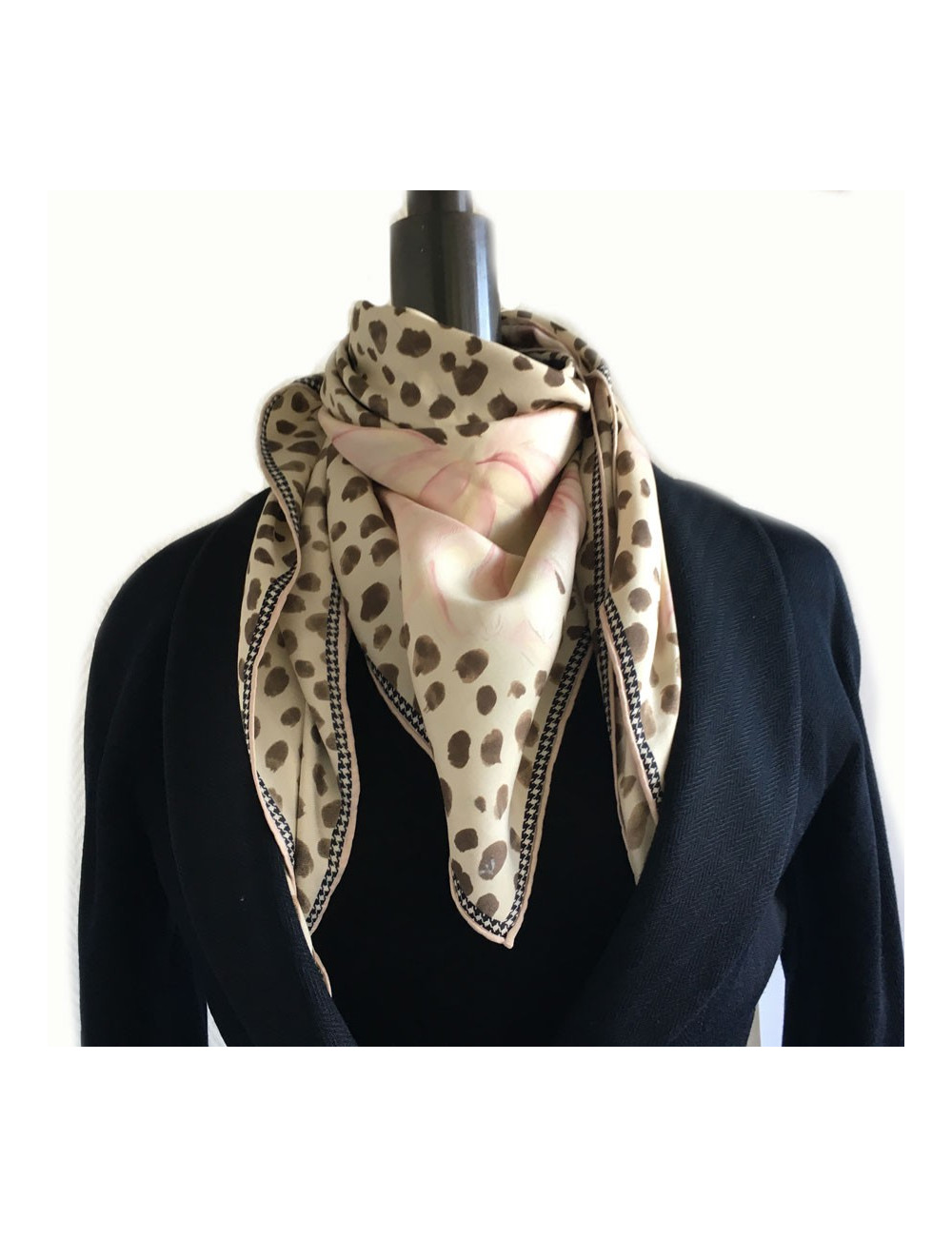  Foulard CHRISTIAN DIOR en soie