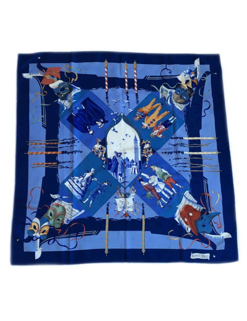  Carré HERMES "Fêtes Vénitiennes" en soie bleue nuit