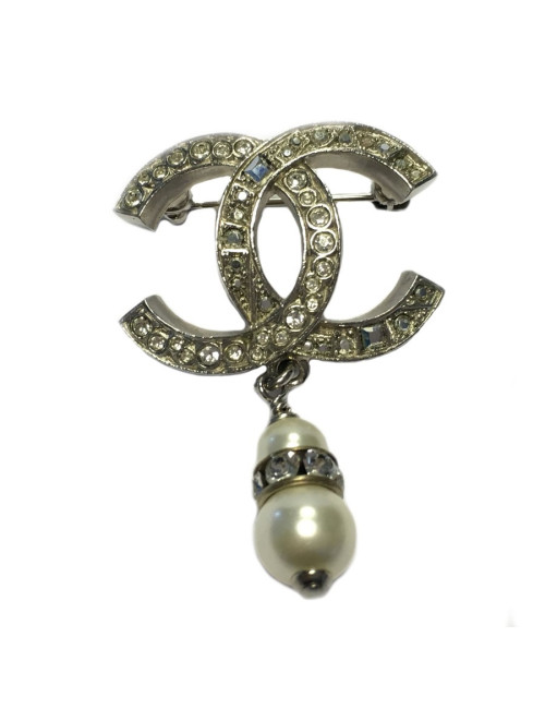 Broche CC CHANEL en strass et perle nacrée