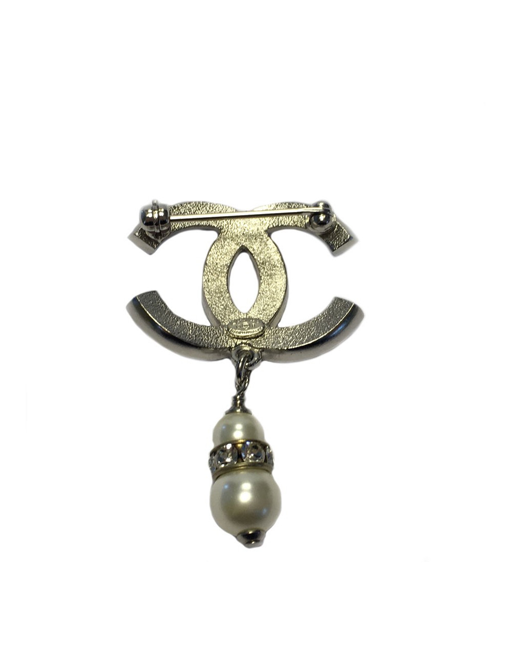Broche CC CHANEL en strass et perle nacrée