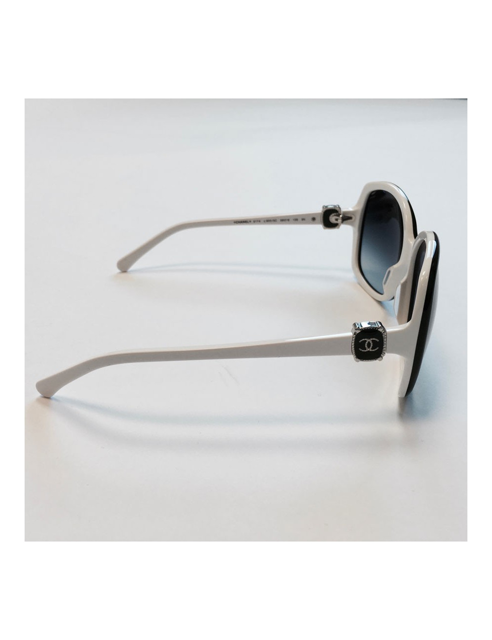 Lunettes de soleil CHANEL