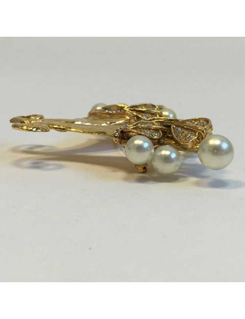 Broche CHANEL en métal doré, perles et strass