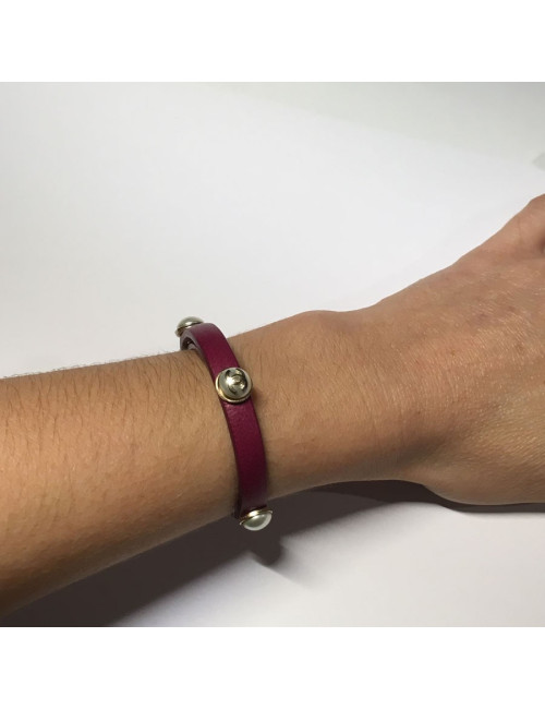Fuchsia leather CHANEL bracelet and a half Pearly beads