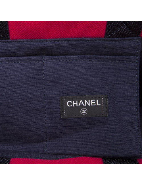 Sac de plage CHANEL et sa serviette éponge fushia