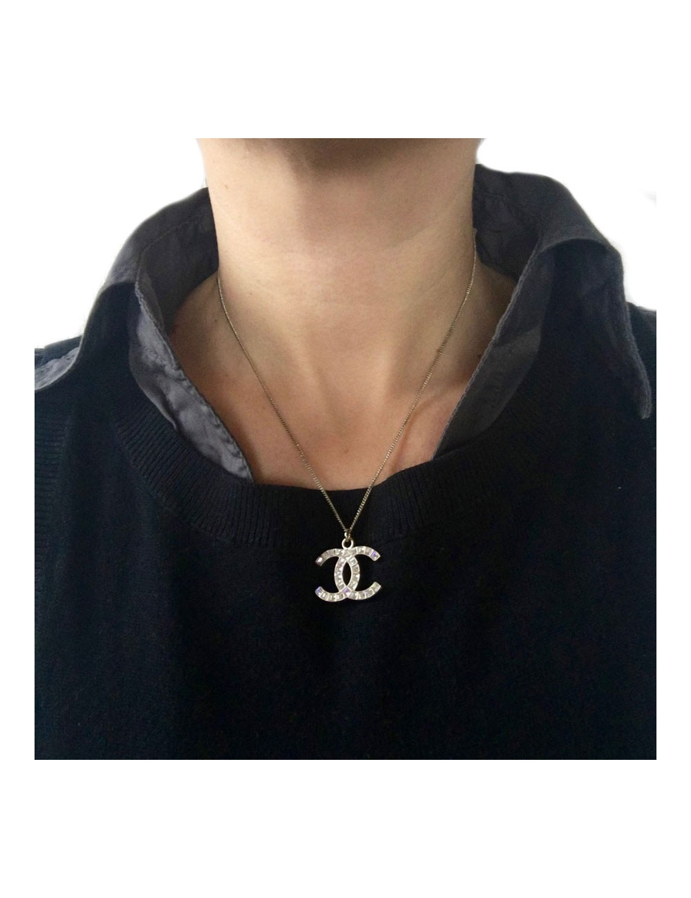 CHANEL necklace with pendant double C rhinestone