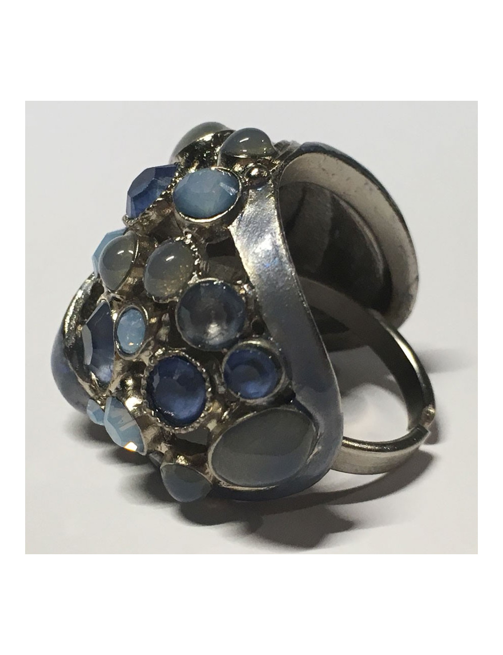 Ring CHANEL couture blue rhinestones and iridescent blue metal