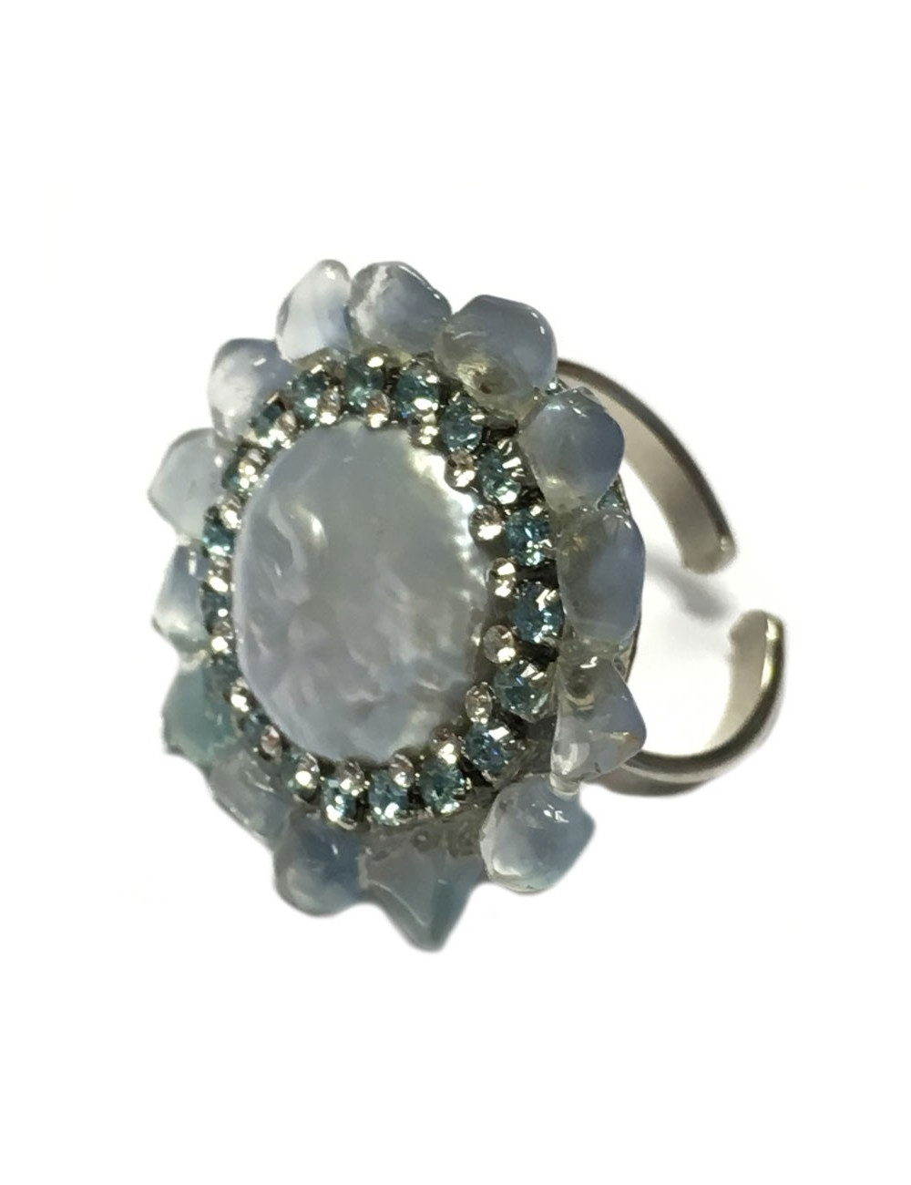 Bague CHANEL haute couture fleur en pierre bleue et strass bleu