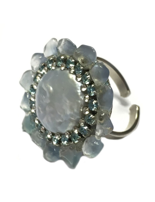 Bague CHANEL haute couture fleur en pierre bleue et strass bleu