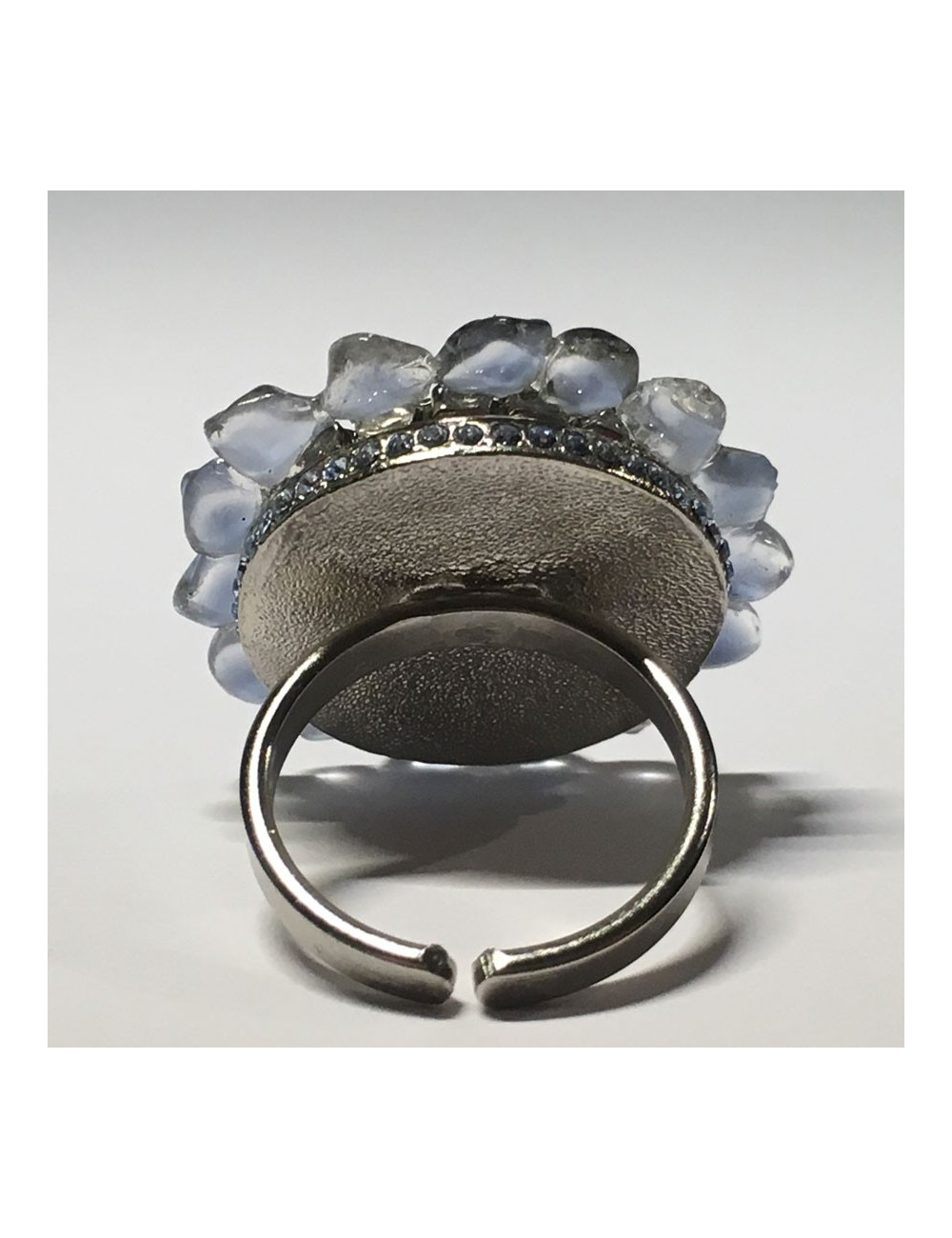 Bague CHANEL haute couture fleur en pierre bleue et strass bleu