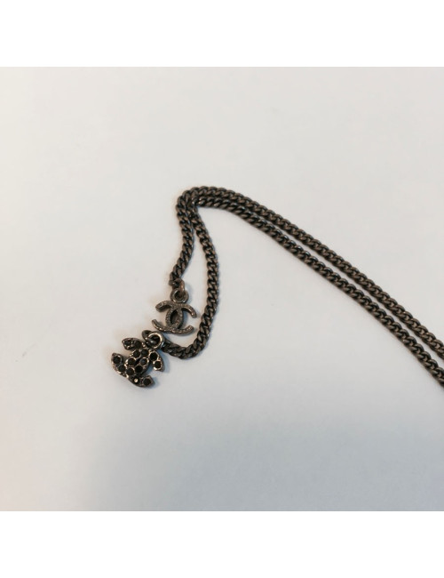 Sautoir CHANEL perles noires, blanches et grises