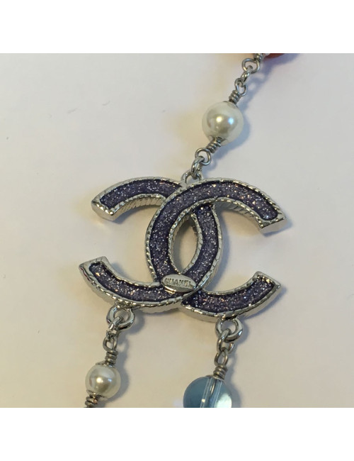 Sautoir CHANEL en perles multicolores et CC