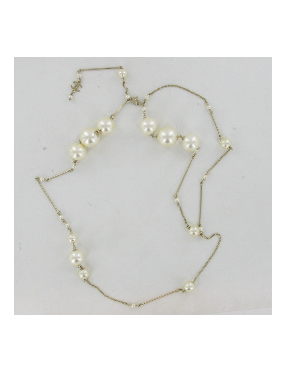 Sautoir perles blanches CHANEL