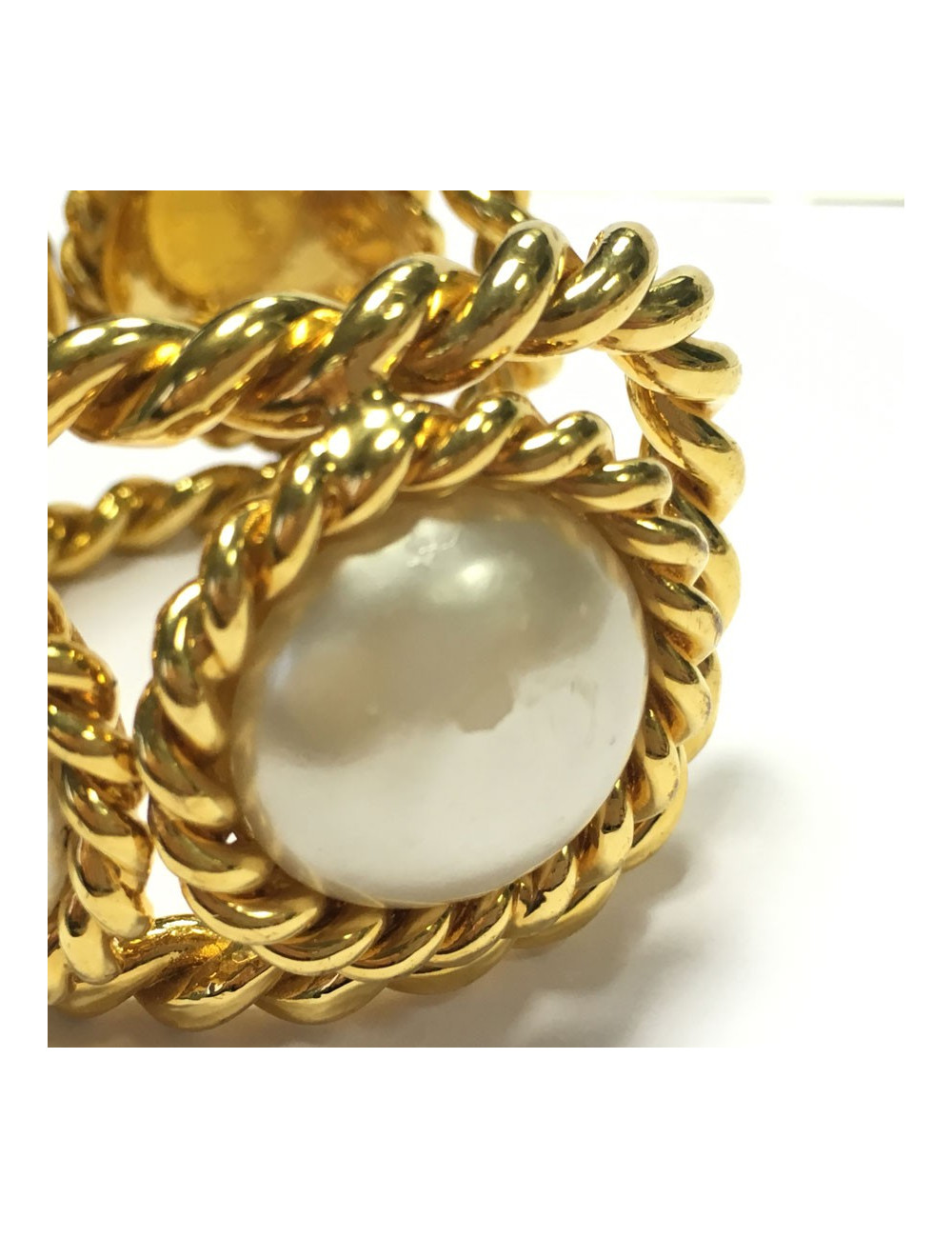 Cuff Couture CHANEL gold and pearls