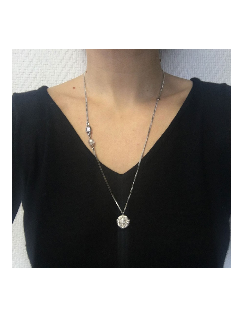 CHANEL silver metal necklace