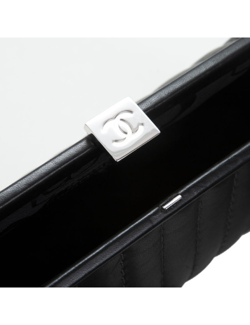CHANEL black smooth lambskin pouch