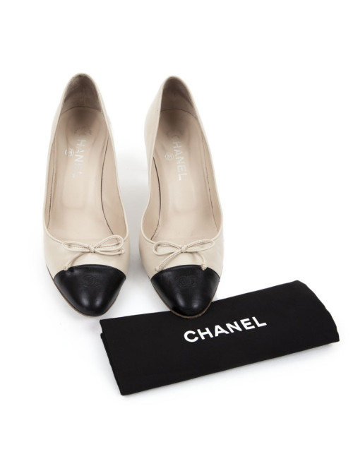 Escarpins CHANEL T39,5 bicolore