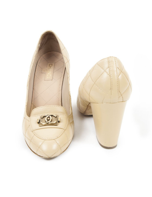 Escarpins CHANEL T39,5 cuir matelassé beige