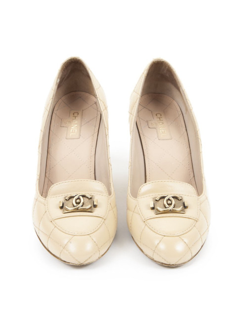 CHANEL T39, 5 beige quilted leather pumps