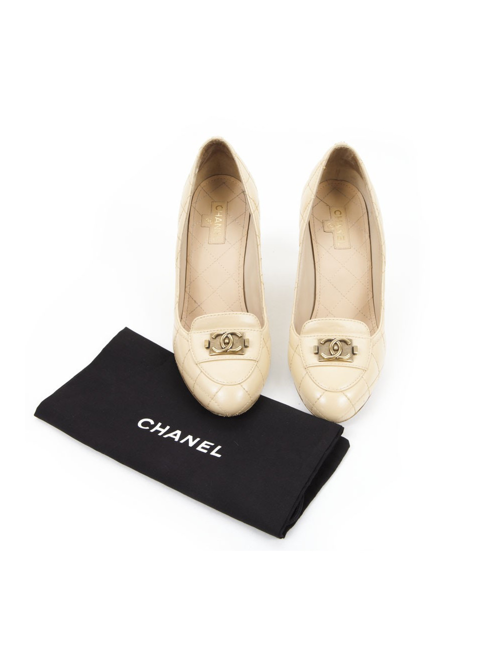 CHANEL T39, 5 beige quilted leather pumps