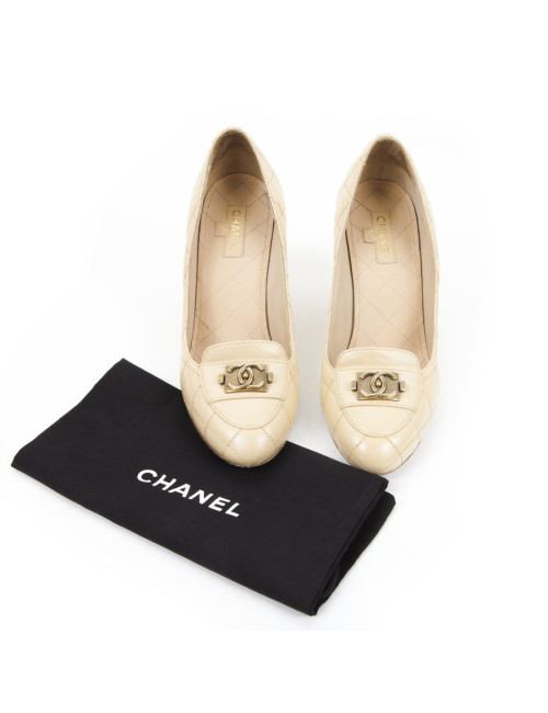 Escarpins CHANEL T39,5 cuir matelassé beige