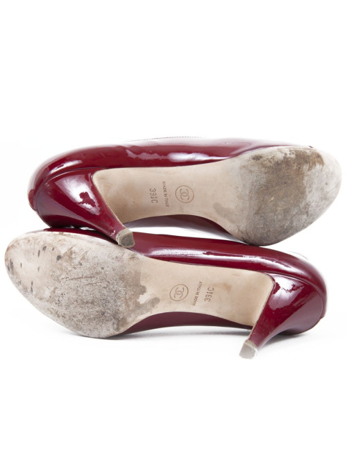Escarpins CHANEL t 39.5 C cuir verni bordeaux
