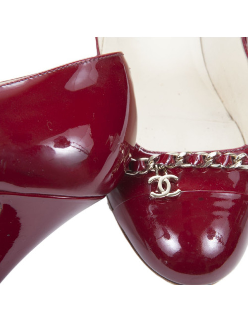 Escarpins CHANEL t 39.5 C cuir verni bordeaux