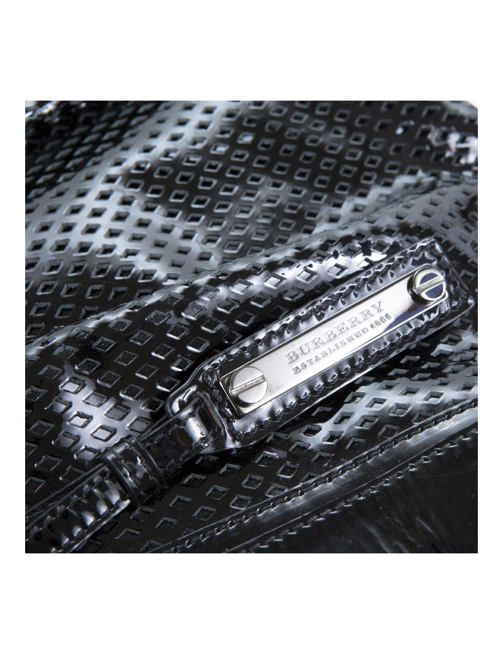Sac BURBERRY cuir perforé verni noir