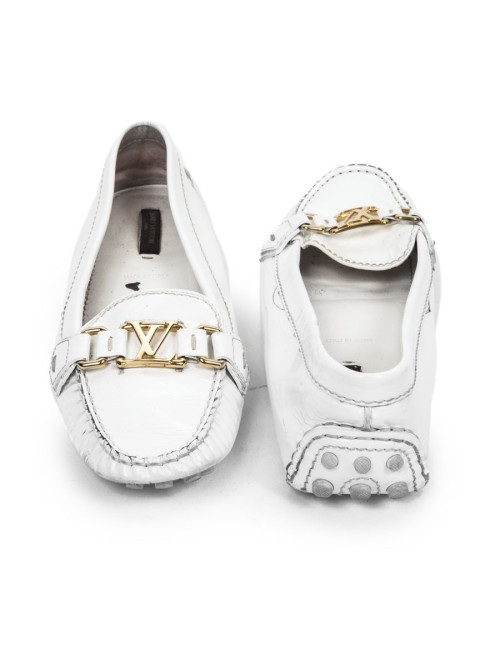 Mocassins LOUIS VUITTON t  cuir verni blanc