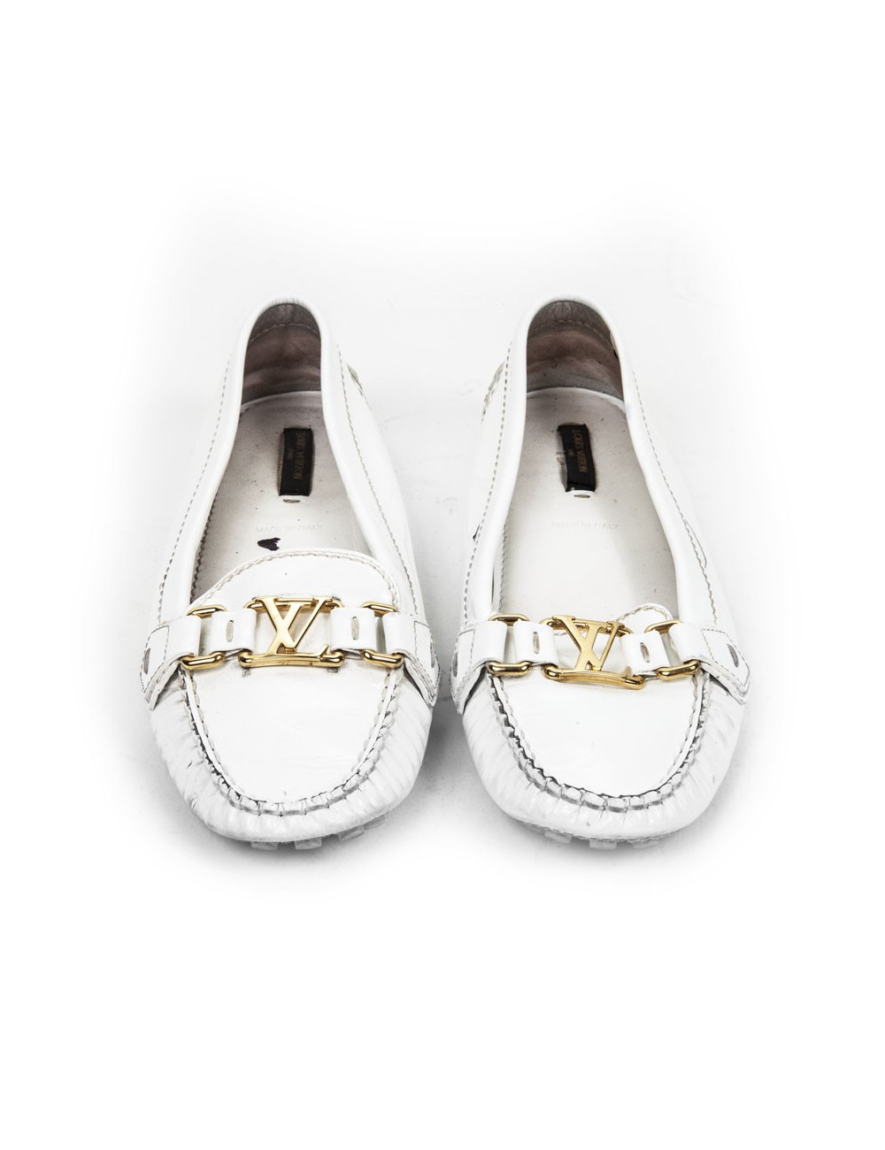 LOUIS VUITTON T39 white patent leather loafers