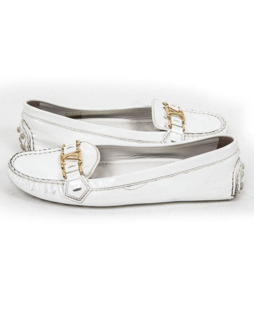 LOUIS VUITTON T39 white patent leather loafers