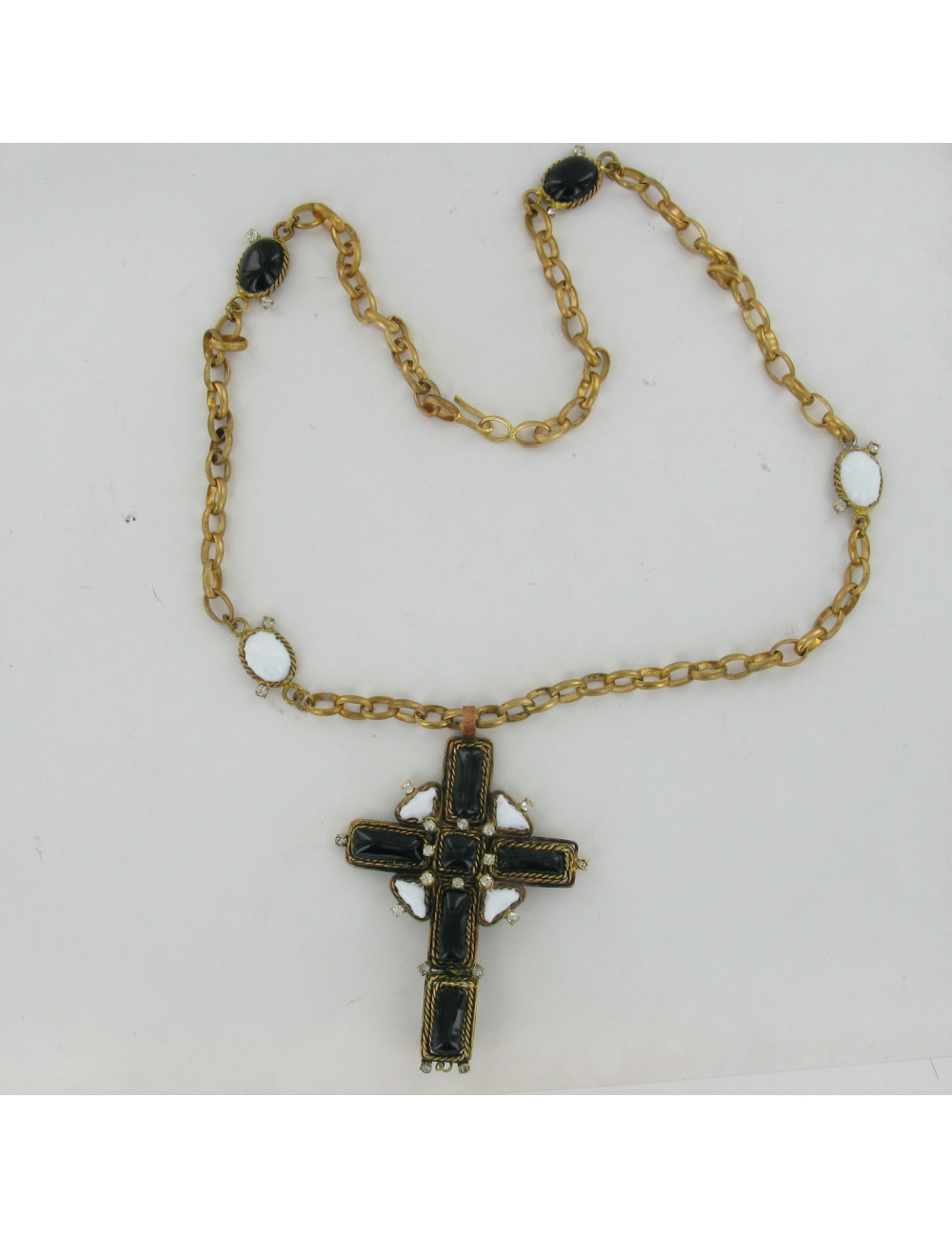 Collier croix collection "Légende" MARGUERITE DE VALOIS
