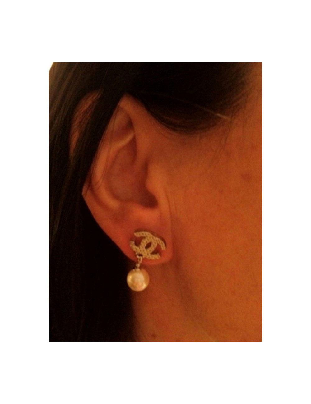 Clous d'oreilles CHANEL dorés & perle nacrée 