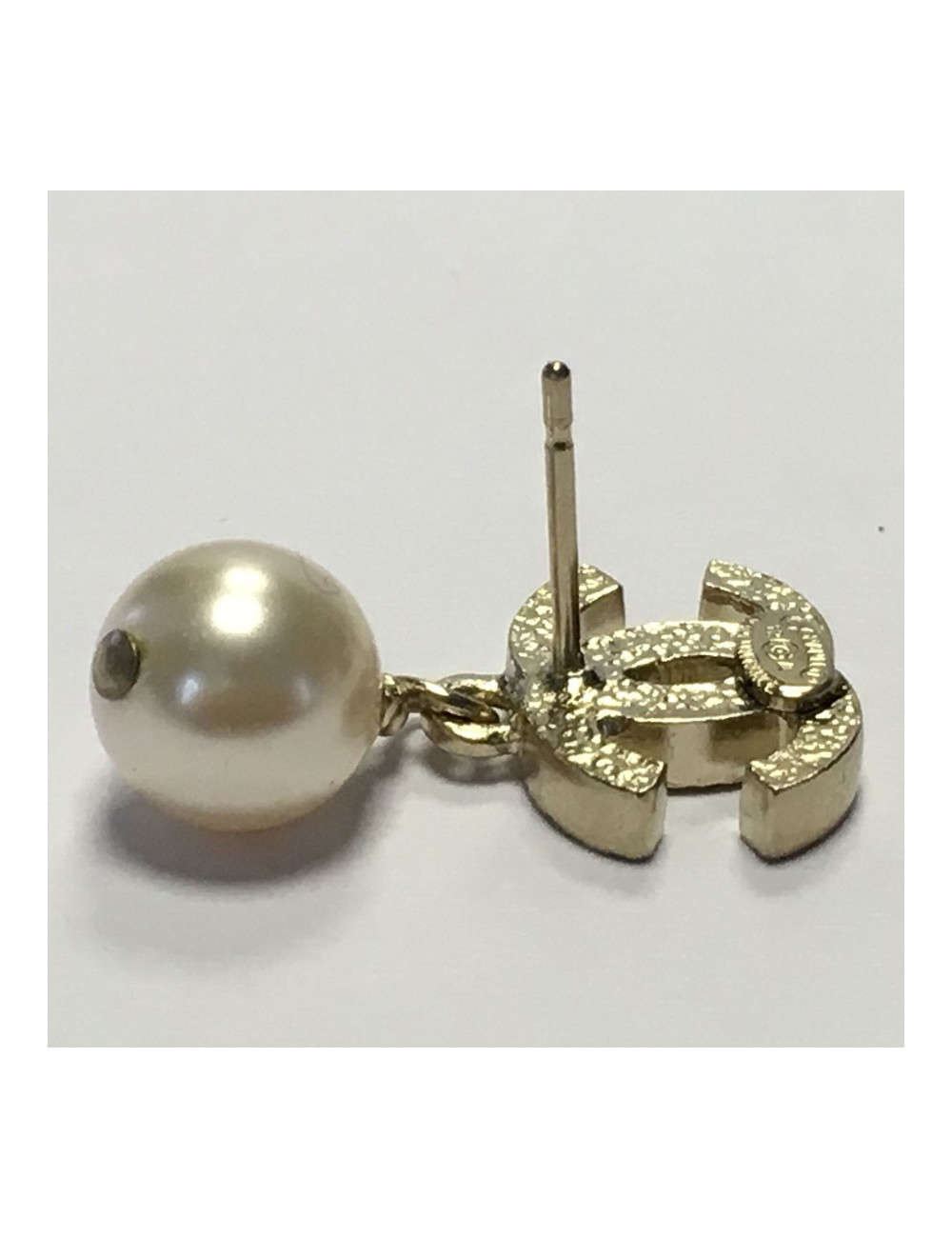 For VC nails CHANEL guilloché metal earrings gold & Pearl bead