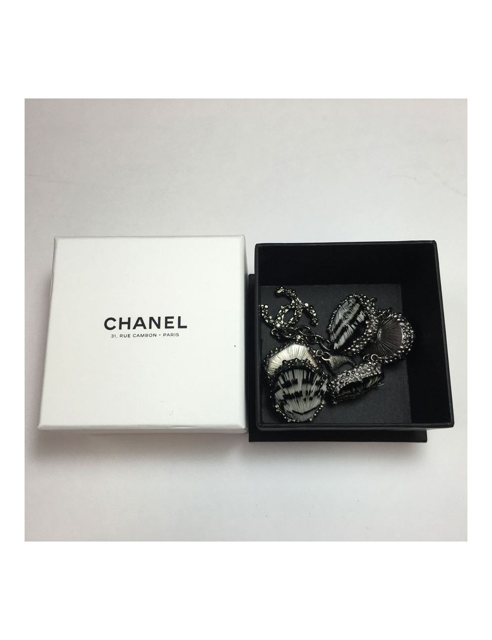 Bracelet CHANEL en plumes et argent