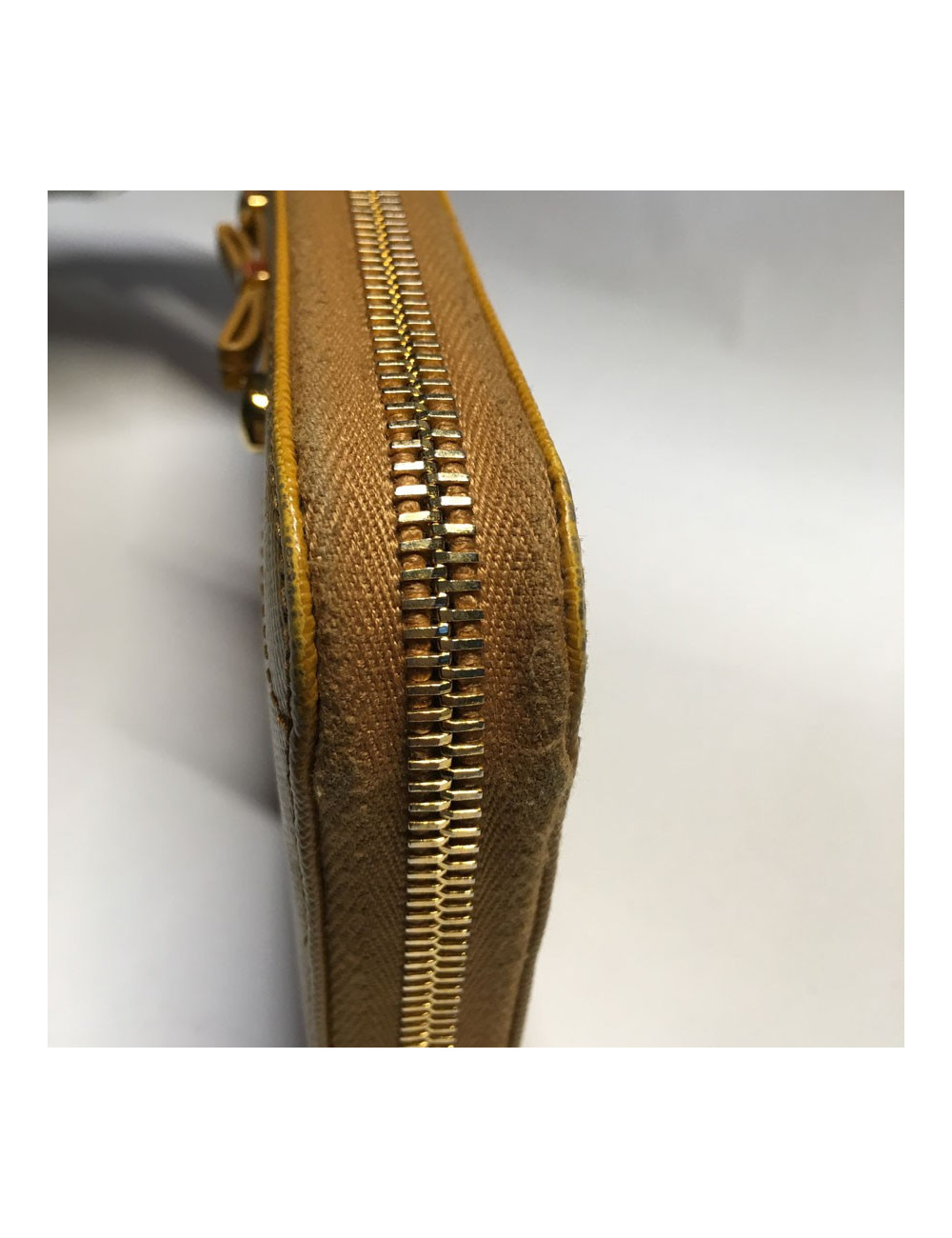 XXX Portefeuille PRADA cuir gold