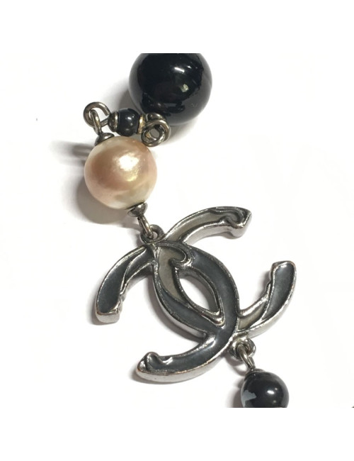 Sautoir CHANEL  CC et perles noires, grises et nacrées