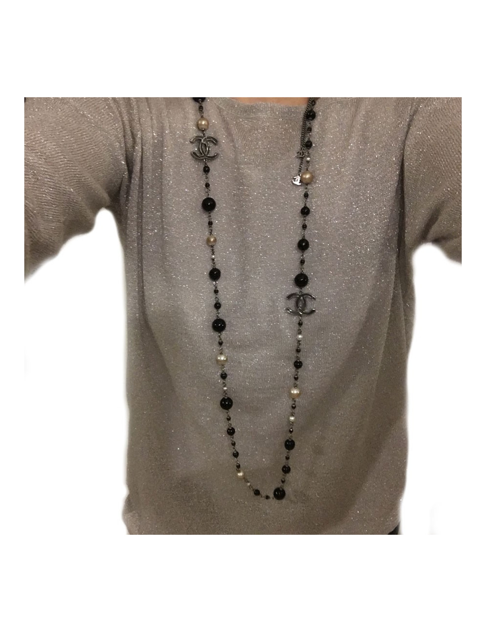 CHANEL CC necklace and black, gray and Pearly beads