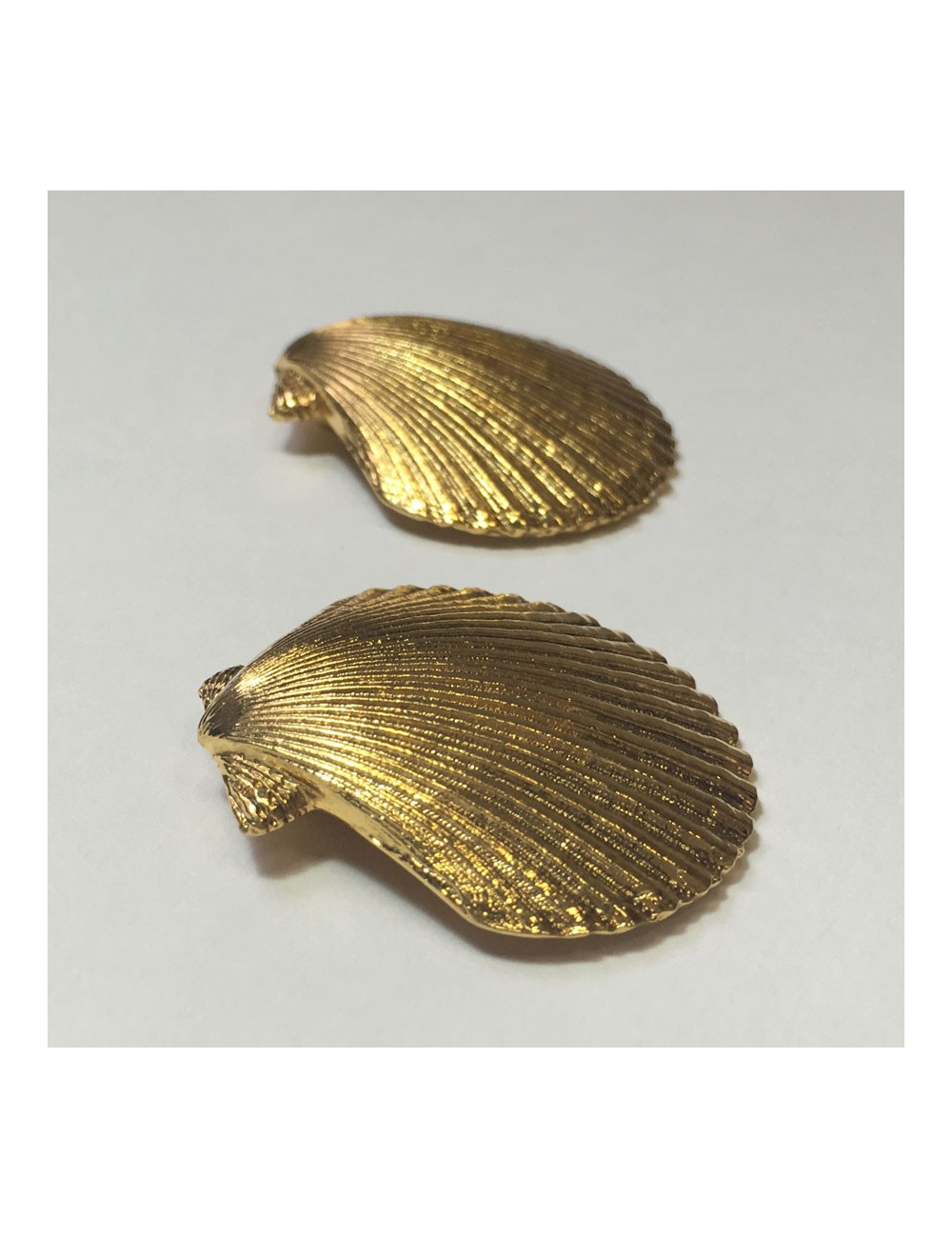 Earrings clips YVES SAINT LAURENT YSL shells