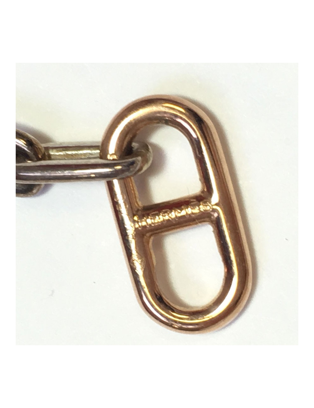 Pending HERMES nails in rose gold and Silver earrings