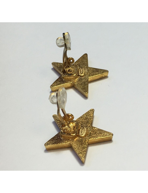 Boucles d'oreille clips "étoiles" CHANEL en émail  corail