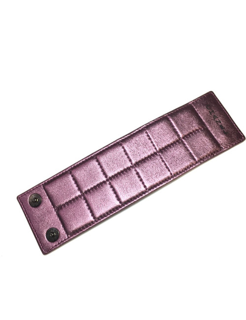 Manchette CHANEL cuir métallisé rose électrique