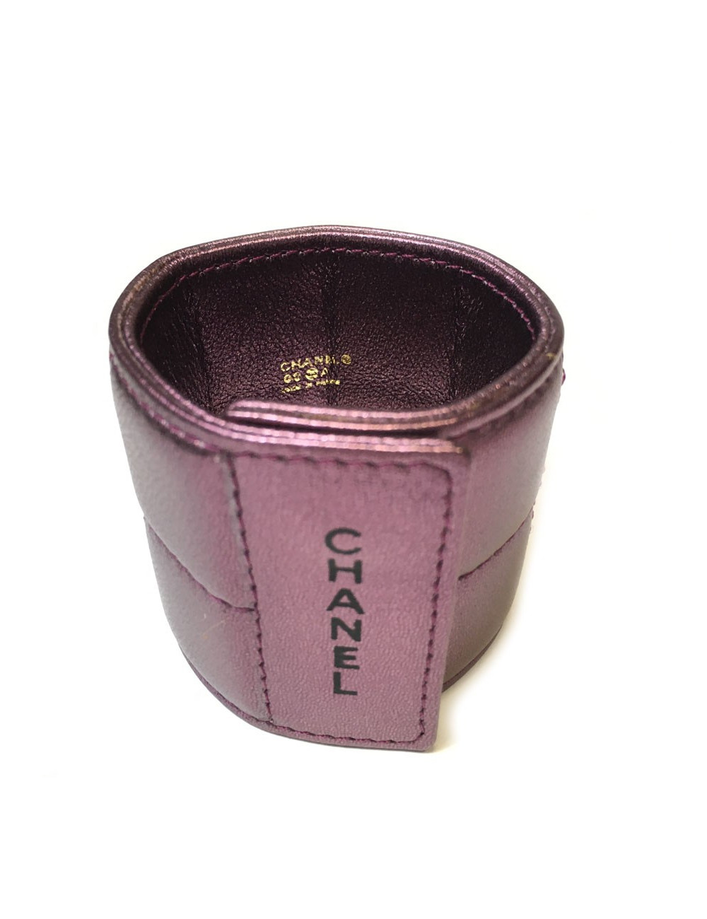 Manchette CHANEL cuir métallisé rose électrique