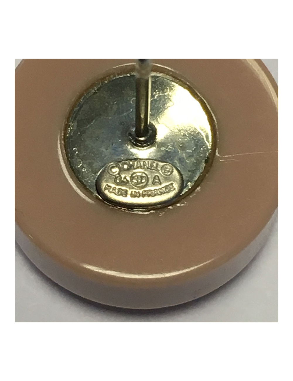 Boucles d'oreille clous CHANEL vieux rose et strass