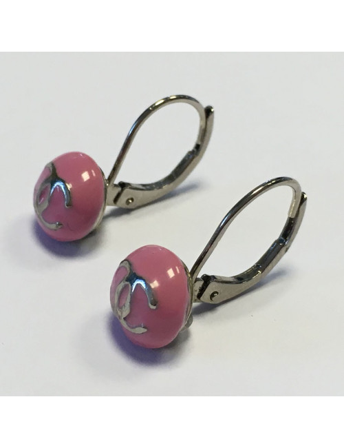 Nails CHANEL CC earrings enameled rose