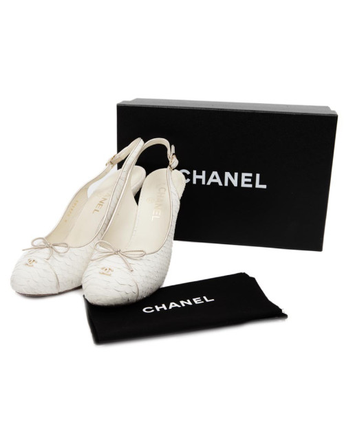 Escarpins CHANEL T39 python blanc