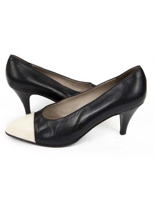 CHANEL T 37 leather Navy Blue and ecru shoes