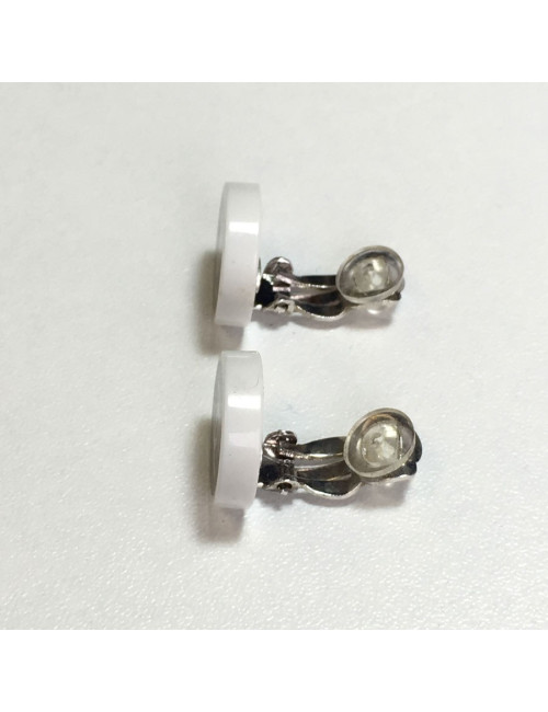 Boucles d'oreille clips CHANEL noir et blanc