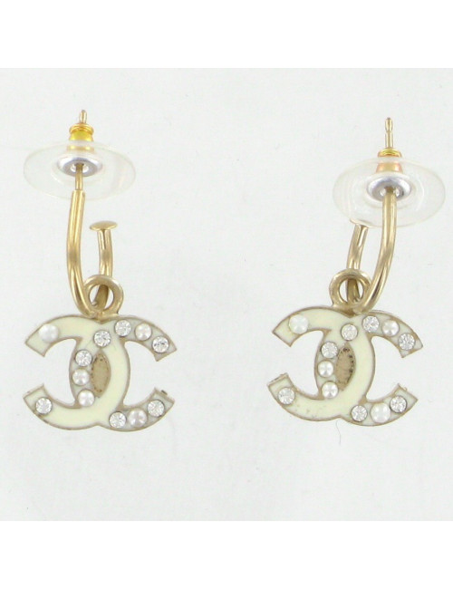 Clous d'oreilles CC émaillé blanc CHANEL