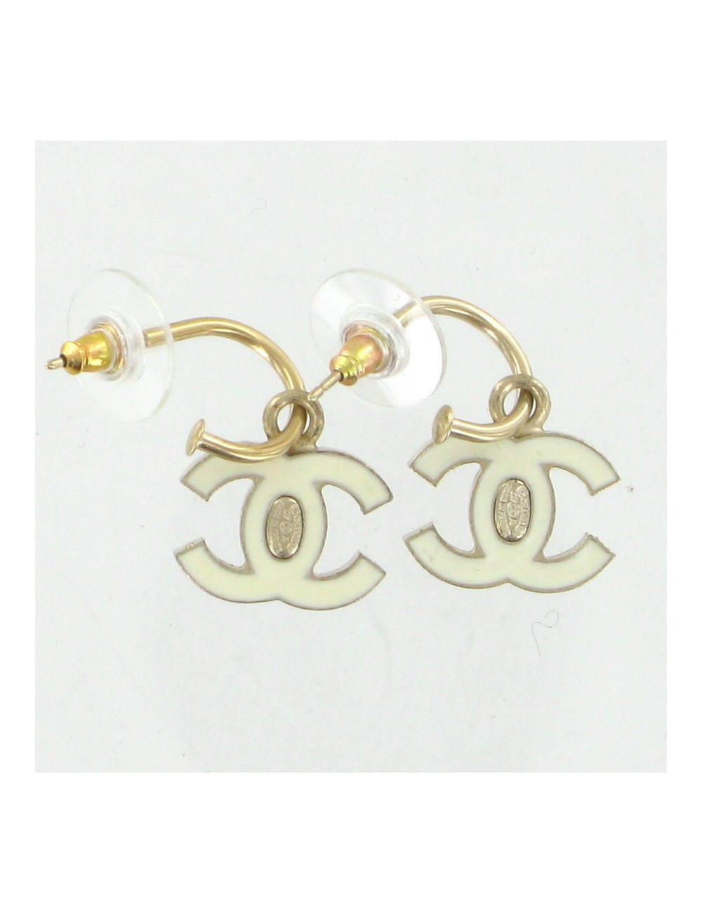 Clous d'oreilles CC émaillé blanc CHANEL